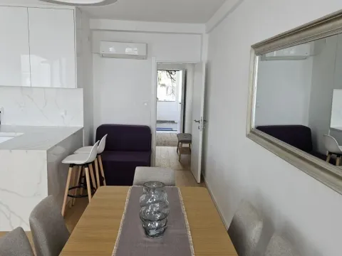 Rent, one bedroom apartment, 56m², Kalimanj, Tivat - image 17