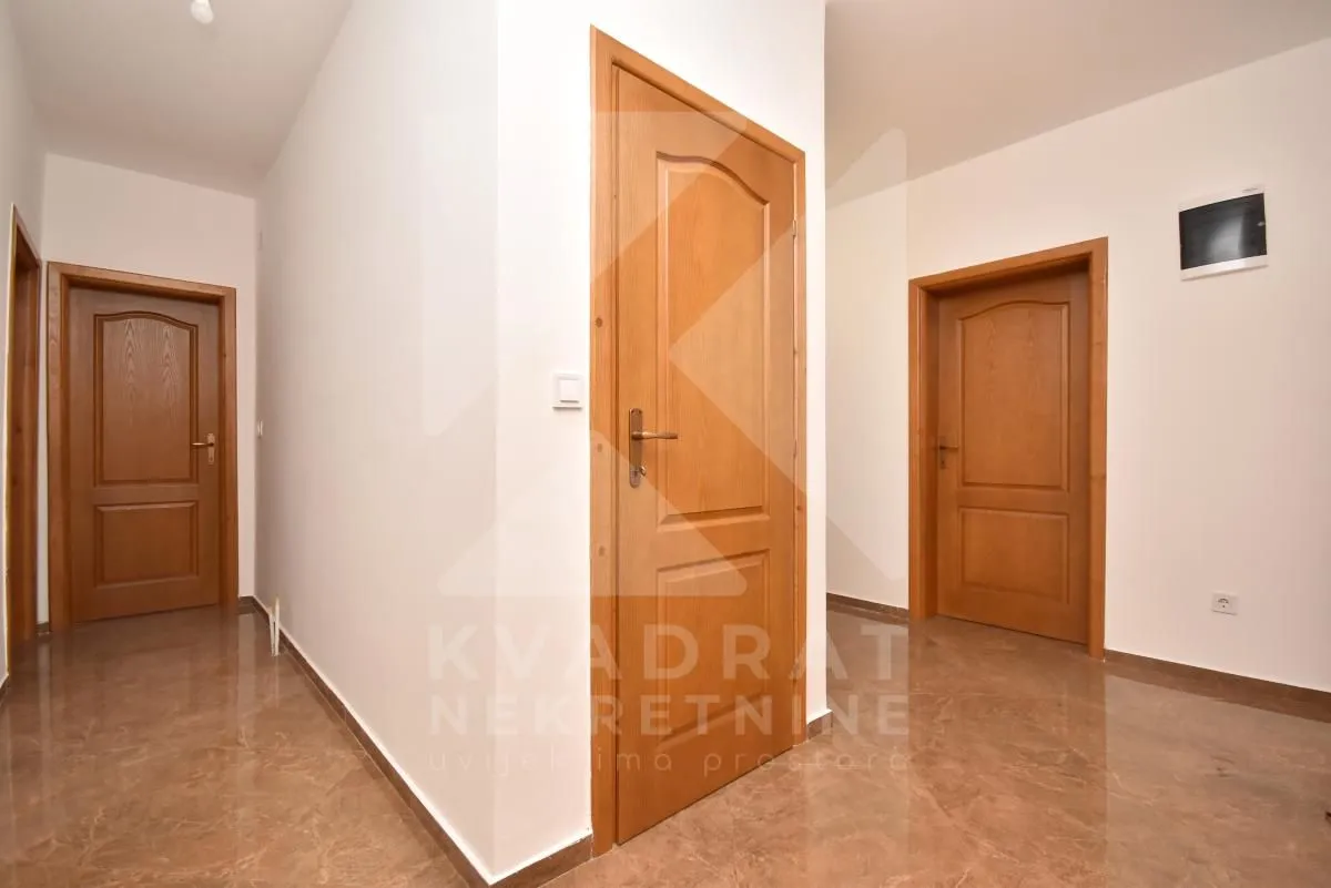 Rent, house, 200m², Botun, Podgorica