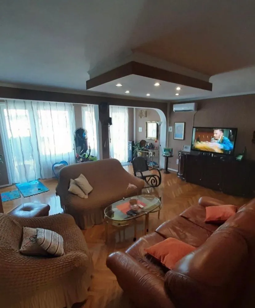 Prodaja, kuća, 300m², Podgorica, Crna Gora