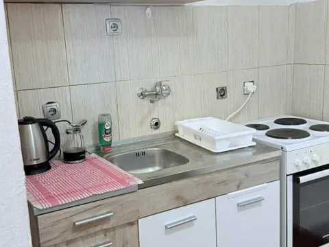 Izdavanje, jednosoban stan, 32m², Stari Aerodrom, Podgorica - image 4