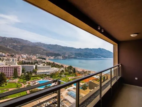 Sale, two bedroom apartment, 151m², Bečići, Budva - image 1