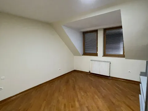 Izdavanje, trosoban stan, 120m², Savski Venac, Beograd - image 4