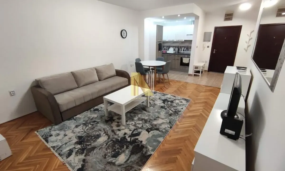 Izdavanje, dvosoban stan, 50m², Bulevar Oslobodjenja, Novi Sad Sve Podlokacije