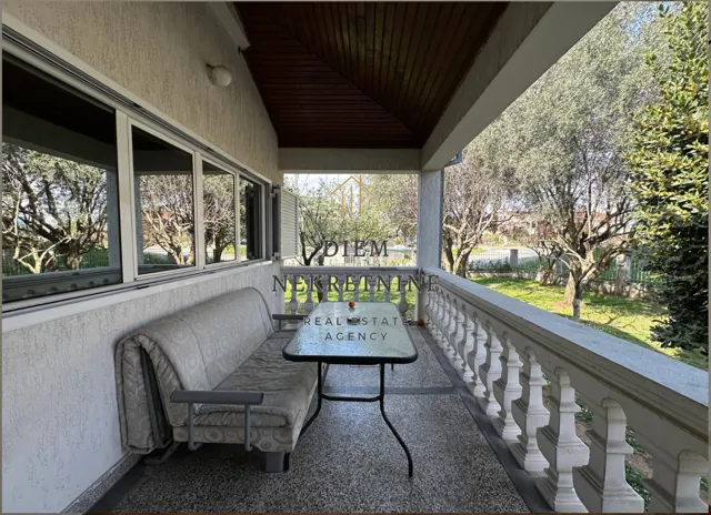 Izdavanje, kuća, 250m², Zabjelo, Podgorica