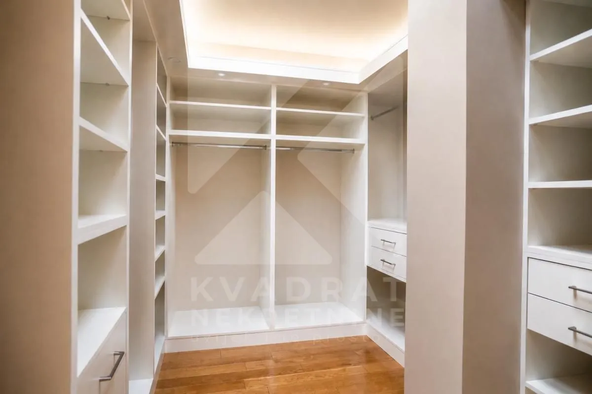 Rent, three bedroom apartment, 120m², 1 maj, Podgorica