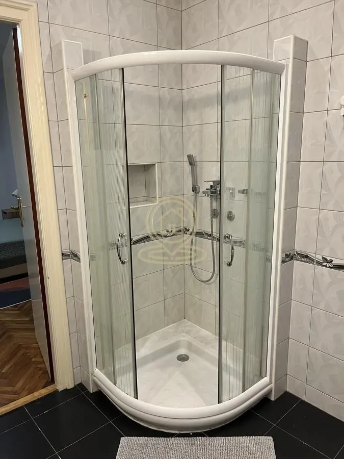 Rent, four bedroom apartment, 120m², Stari Grad, Beograd