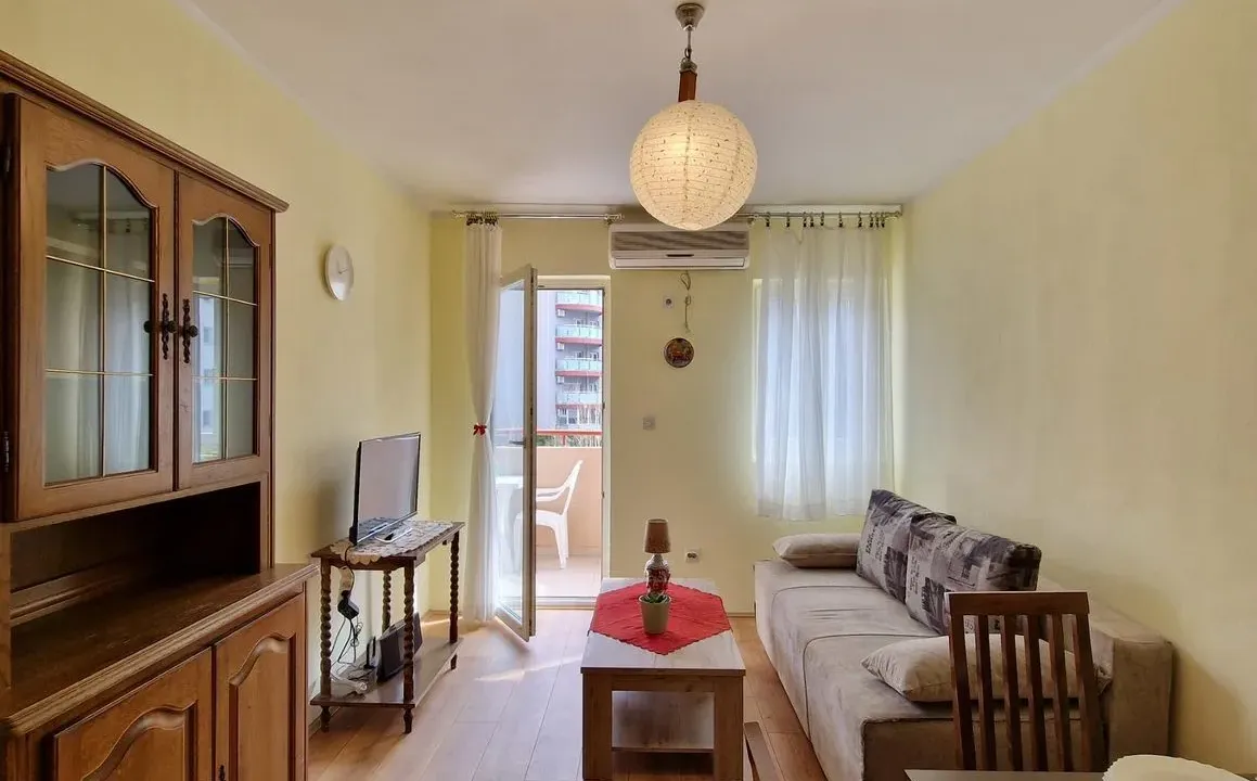 Izdavanje, jednosoban stan, 40m², Budva, Crna Gora