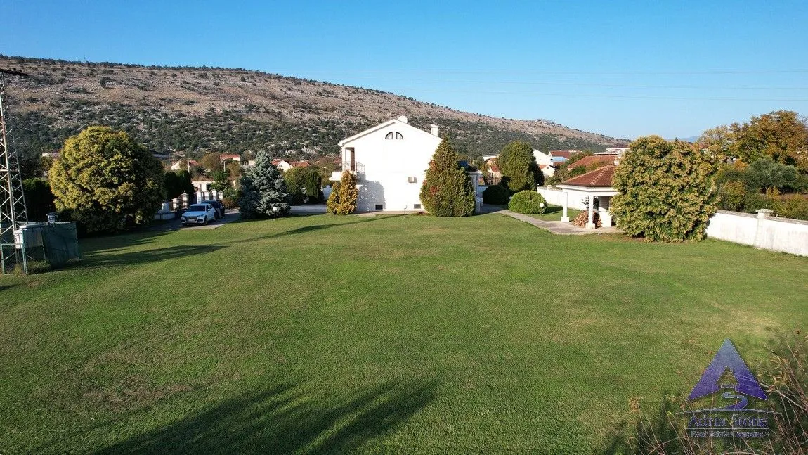 Sale, house, 308m², Tološi, Podgorica