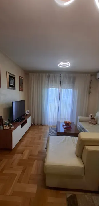 Prodaja, trosoban stan, 67m², Stari Aerodrom, Podgorica