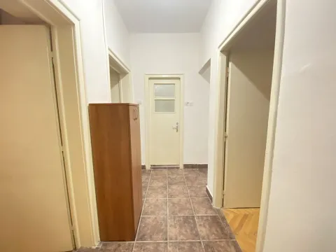 Izdavanje, trosoban stan, 68m², Centar, Podgorica - image 8