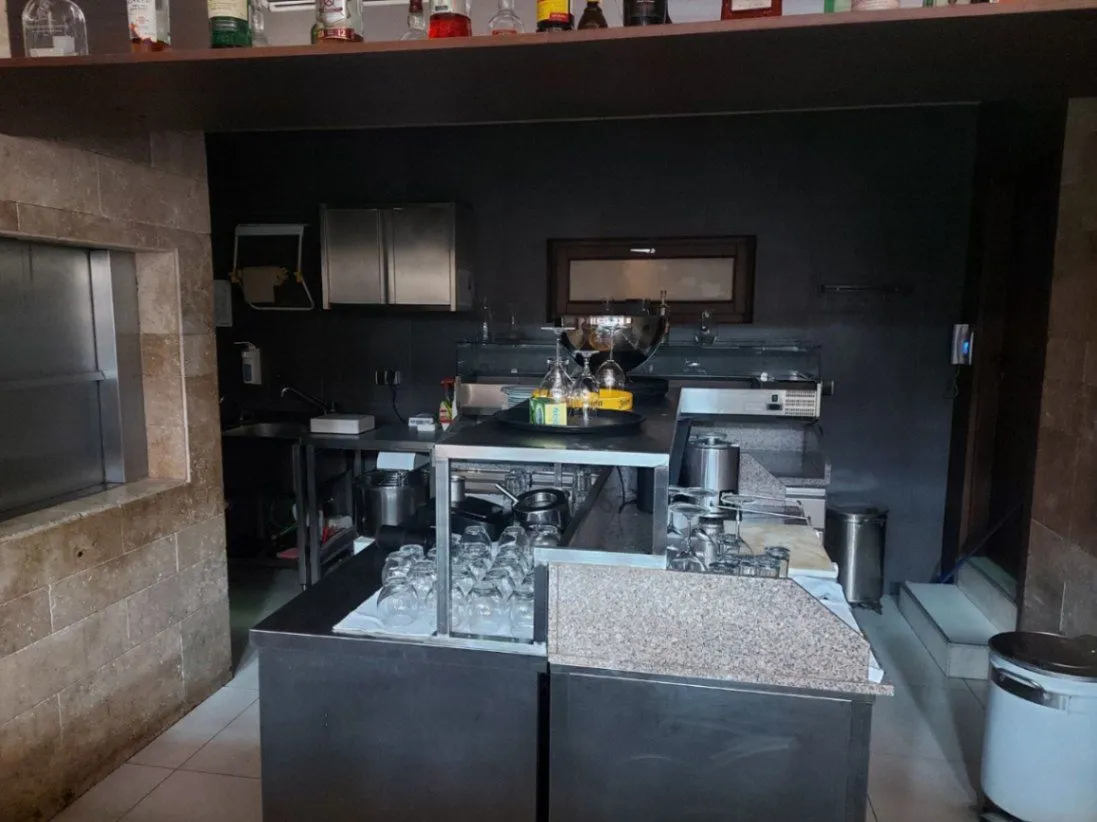 Prodaja, poslovni prostor, 800m², Zemun Kej, Zemun Sve Podlokacije