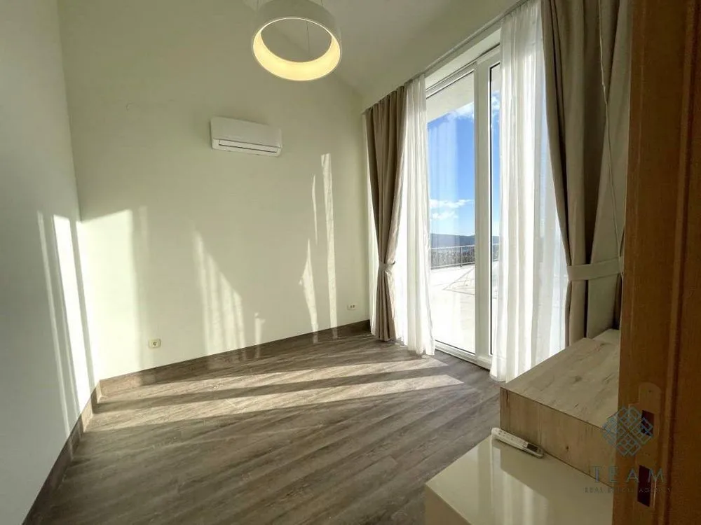 Prodaja, dvosoban stan, 217m², Topla, Herceg Novi