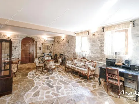 Sale, house, 500m², Orahovac, Kotor - image 16