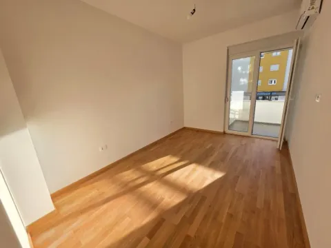 Prodaja, jednosoban stan, 45m², Pobrežje, Podgorica - image 3