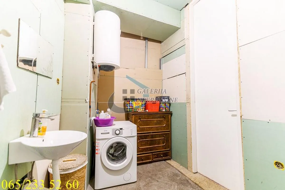 Sale, two bedroom apartment, 86m², Kalenić Pijaca, Vračar Sve Podlokacije