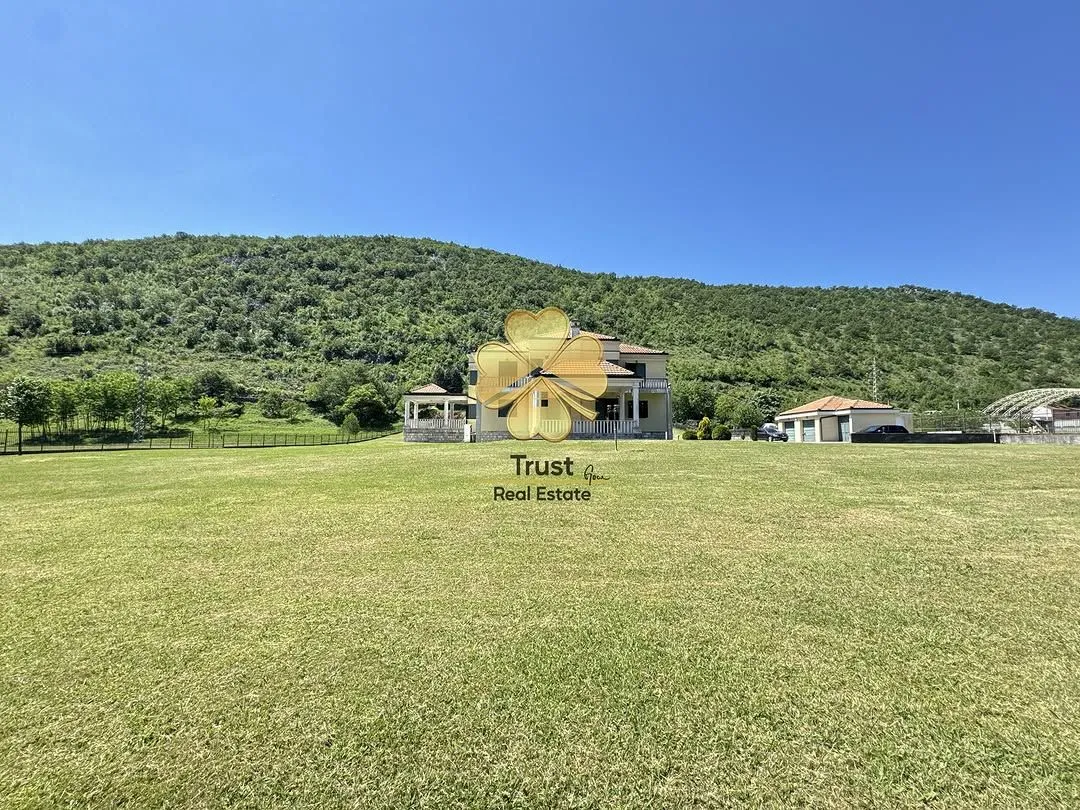 Sale, house, 600m², Velje Brdo, Podgorica