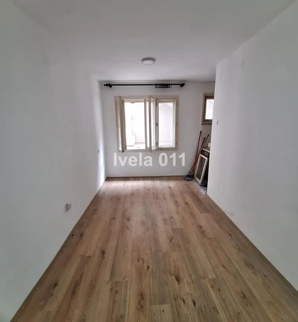 Prodaja, jednosoban stan, 38m², Kanarevo Brdo, Beograd