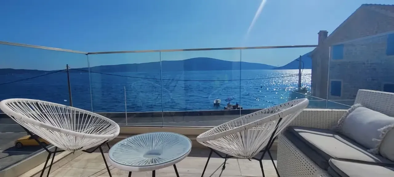 Rent, apartment, 70m², Tivat, Crna Gora