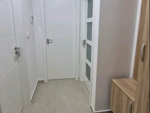 Prodaja, jednosoban stan, 44m², Pobrežje, Podgorica - image 9