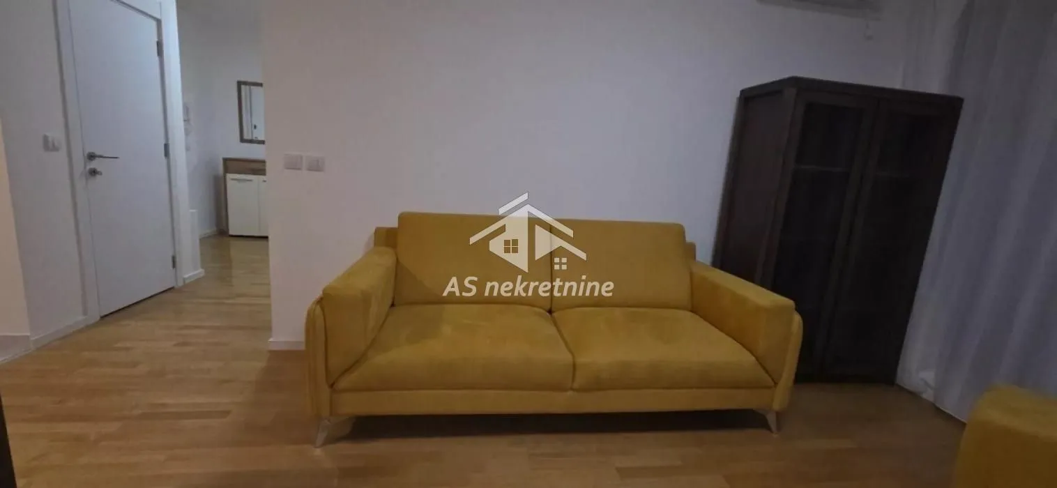 Izdavanje, trosoban stan, 68m², Višnjica, Palilula Sve Podlokacije