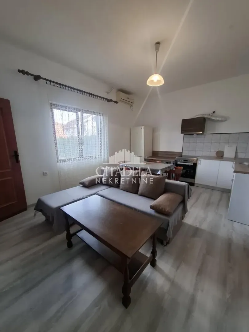 Rent, three bedroom apartment, 51m², Banjica, Voždovac Sve Podlokacije