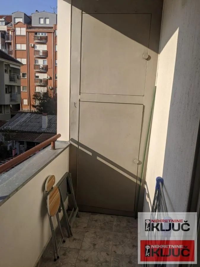Izdavanje, dvosoban stan, 47m², Bulevar Oslobodjenja, Novi Sad Sve Podlokacije