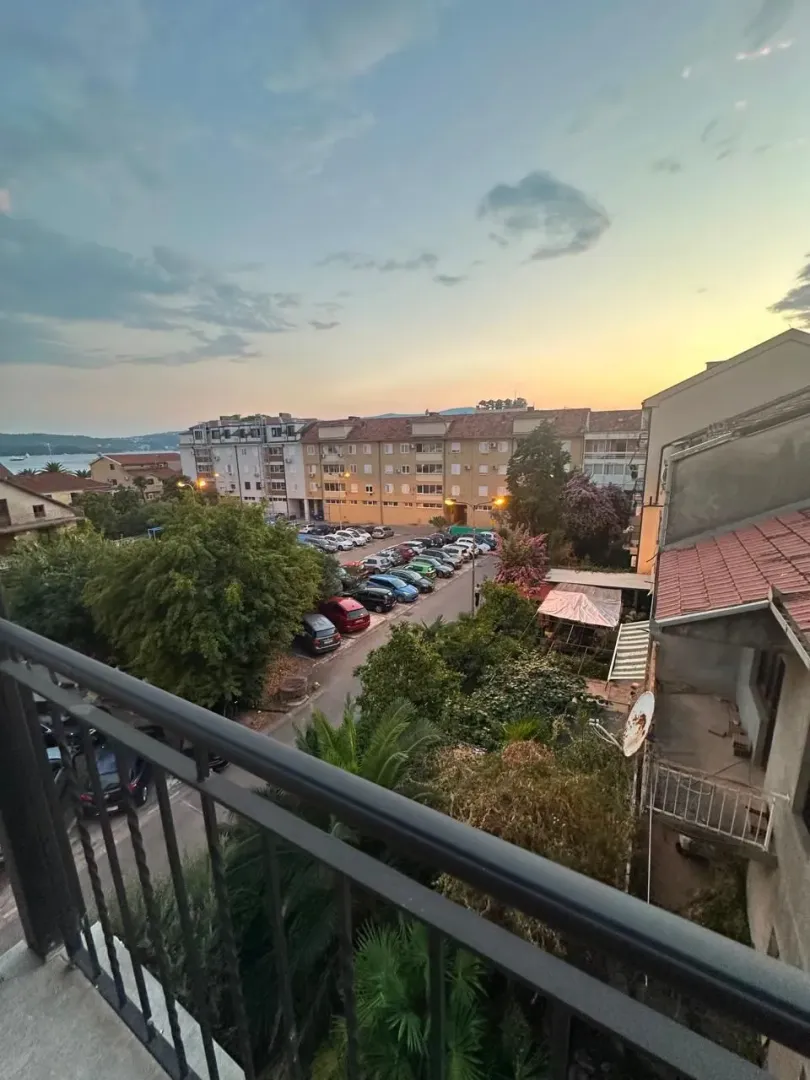 Prodaja, dvosoban stan, 67m², Tivat, Crna Gora