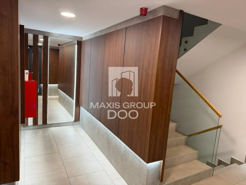 Prodaja, četvorosoban stan, 93m², Zemun Sve Podlokacije, Beograd