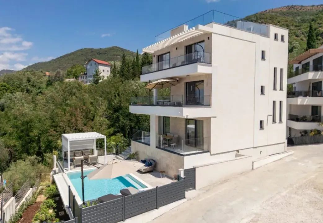 Rent, house, 350m², Tivat, Crna Gora