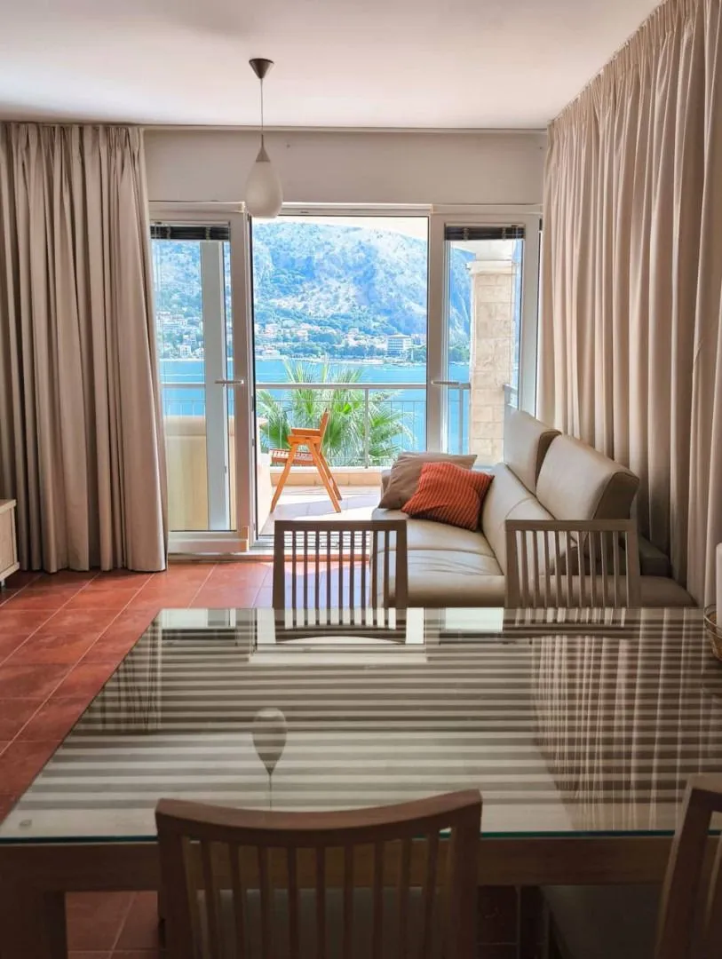 Prodaja, dvosoban stan, 76m², Muo, Kotor