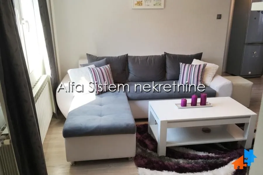 Izdavanje, trosoban stan, 68m², Stari Grad, Beograd