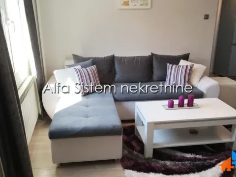 Izdavanje, trosoban stan, 68m², Stari Grad, Beograd - image 3