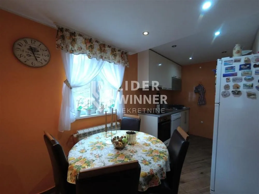 Prodaja, kuća, 214m², Zvezdarska Šuma, Zvezdara Sve Podlokacije