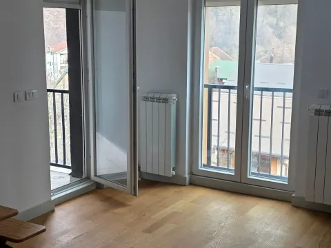 Prodaja, četvorosoban stan, 103m², Centar, Kolašin - image 12