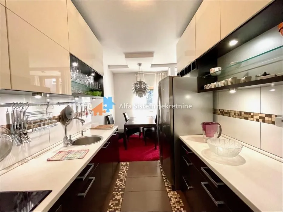 Rent, four bedroom apartment, 87m², Stari Grad, Beograd