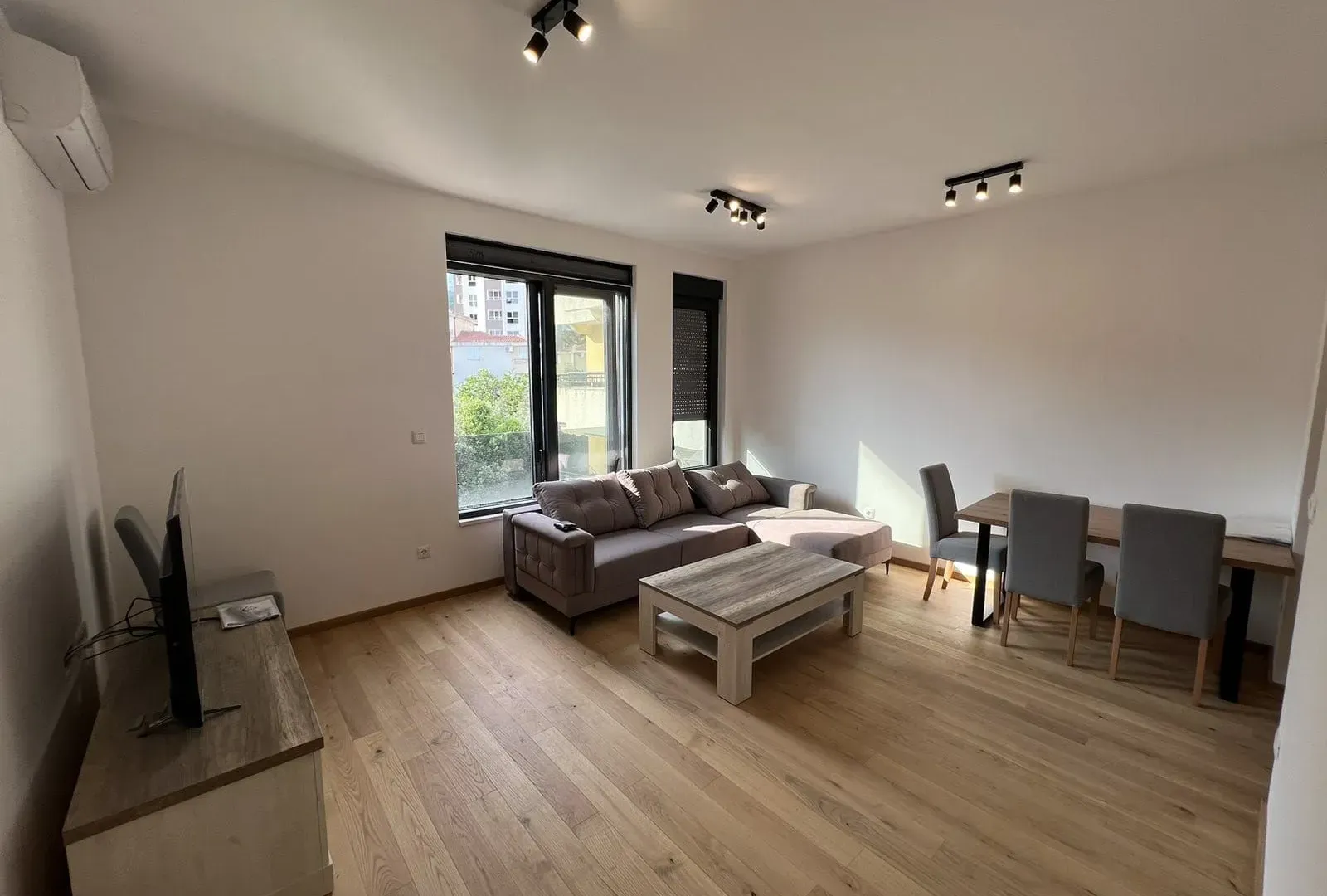 Prodaja, dvosoban stan, 65m², Bečići, Budva