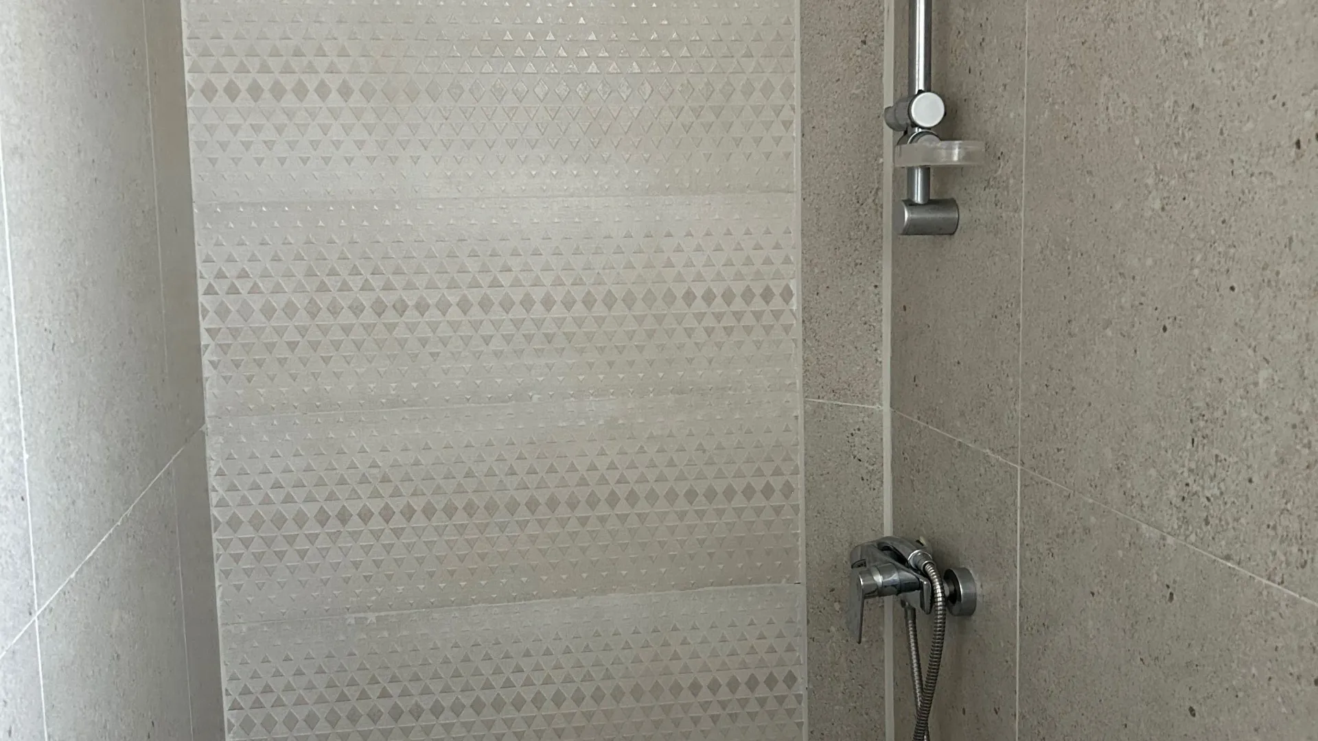 Izdavanje, garsonjera, 30m², Murtovina, Podgorica