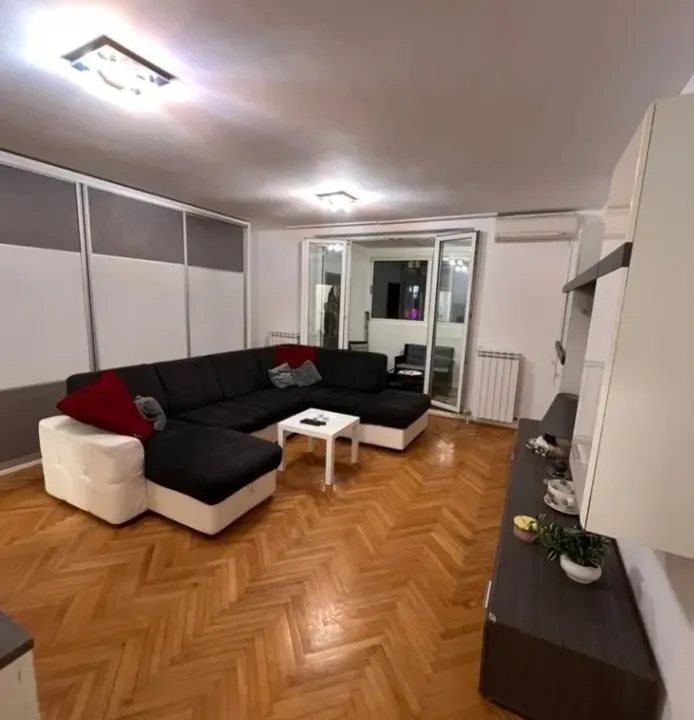 Prodaja, dvosoban stan, 72m², Cvetkova Pijaca, Zvezdara Sve Podlokacije