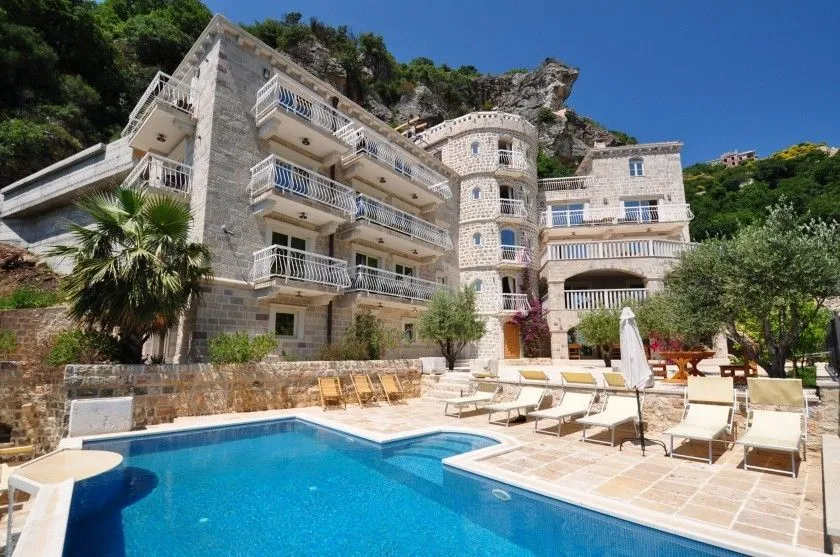 Sale, house, 1300m², Perazića do, Budva