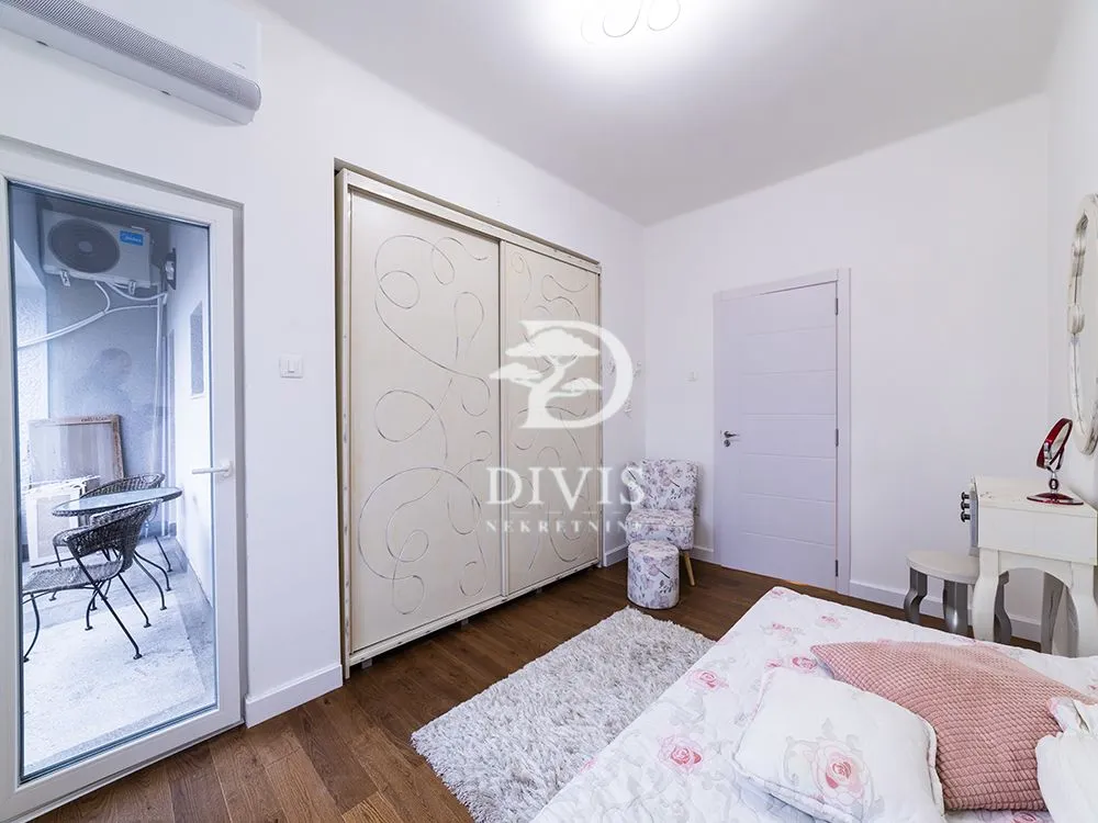 Prodaja, trosoban stan, 78m², Senjak, Beograd