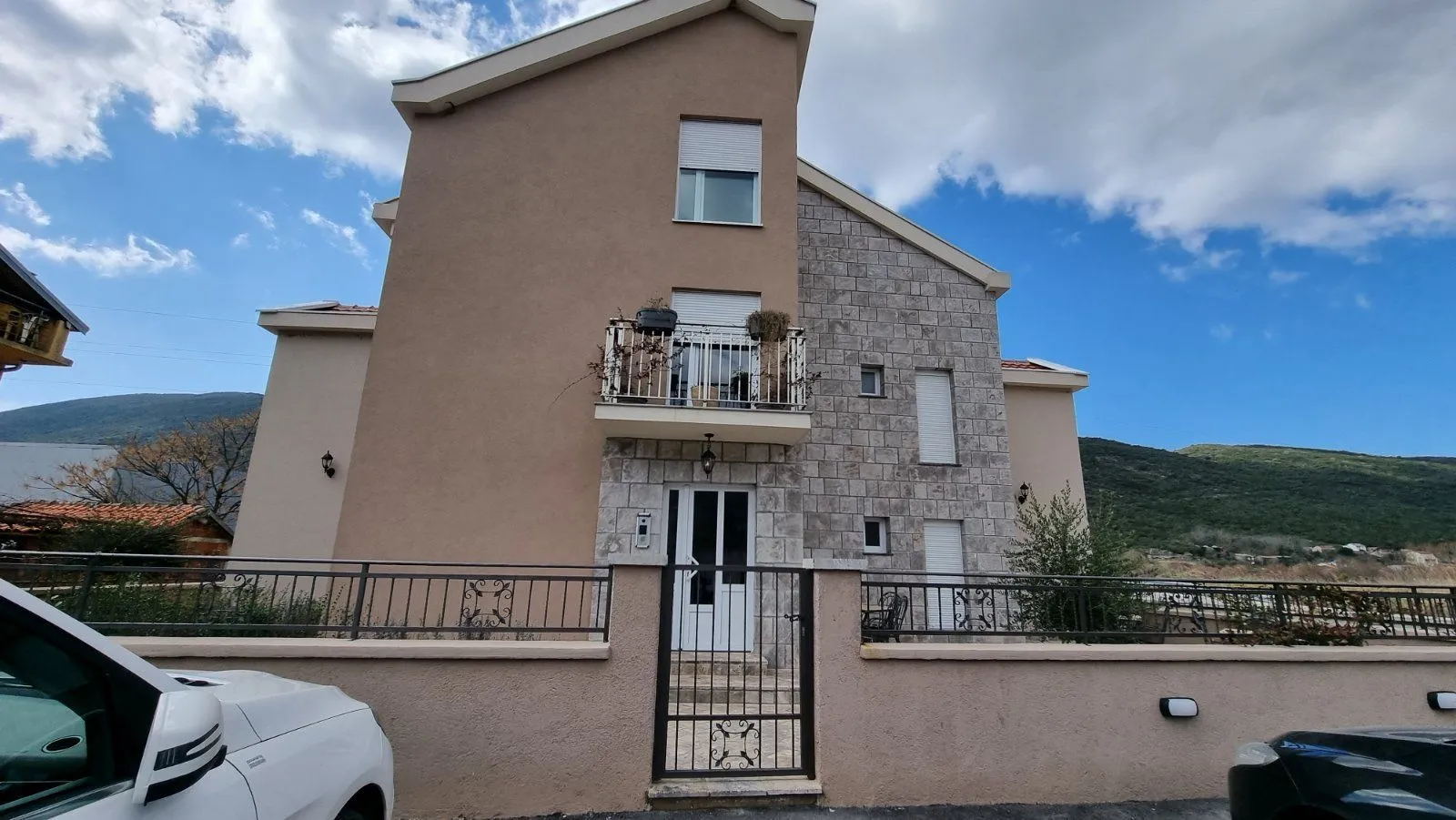 Rent, one bedroom apartment, 30m², Lastva Grbaljska, Kotor