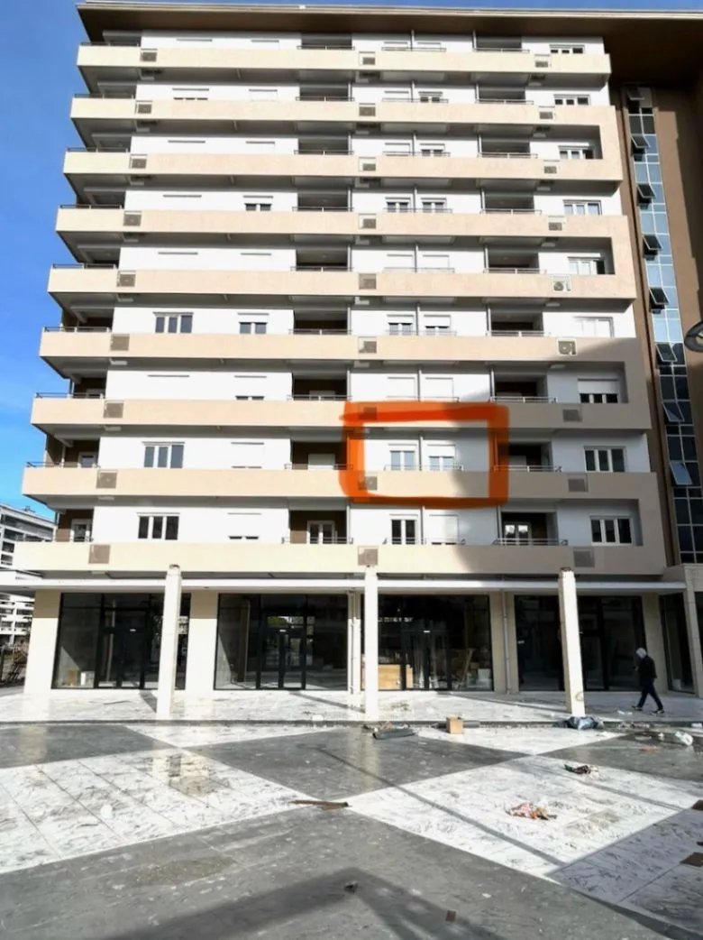 Izdavanje, jednosoban stan, 43m², Central Point, Podgorica