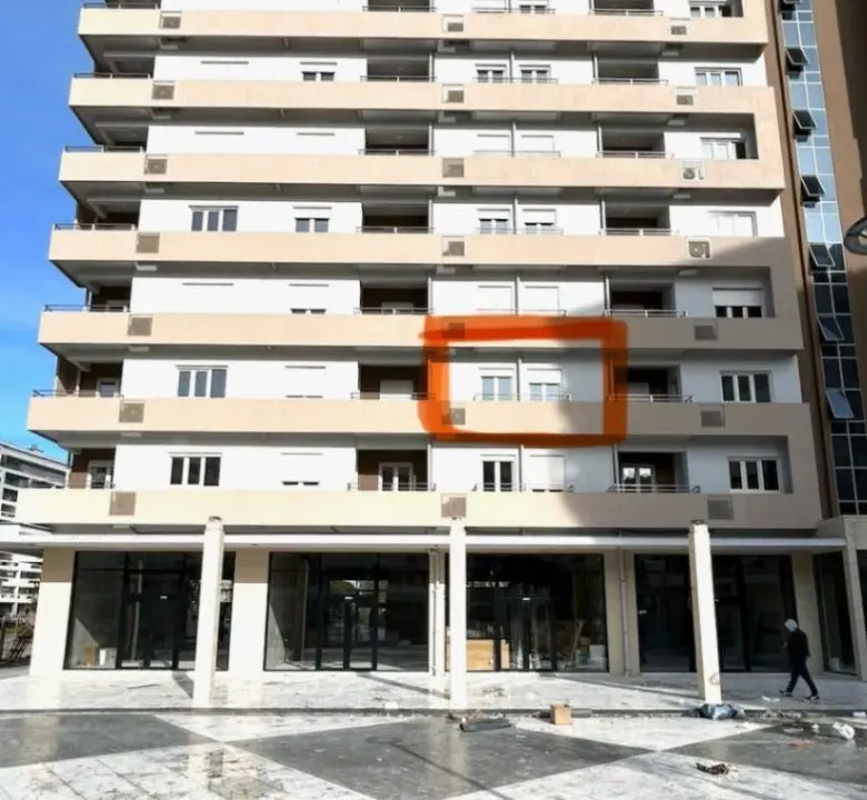 Izdavanje, jednosoban stan, 43m², Central Point, Podgorica