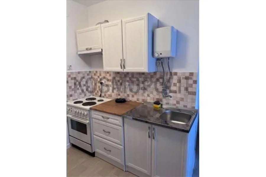 Izdavanje, jednosoban stan, 44m², Borča 1, Borča Sve Podlokacije