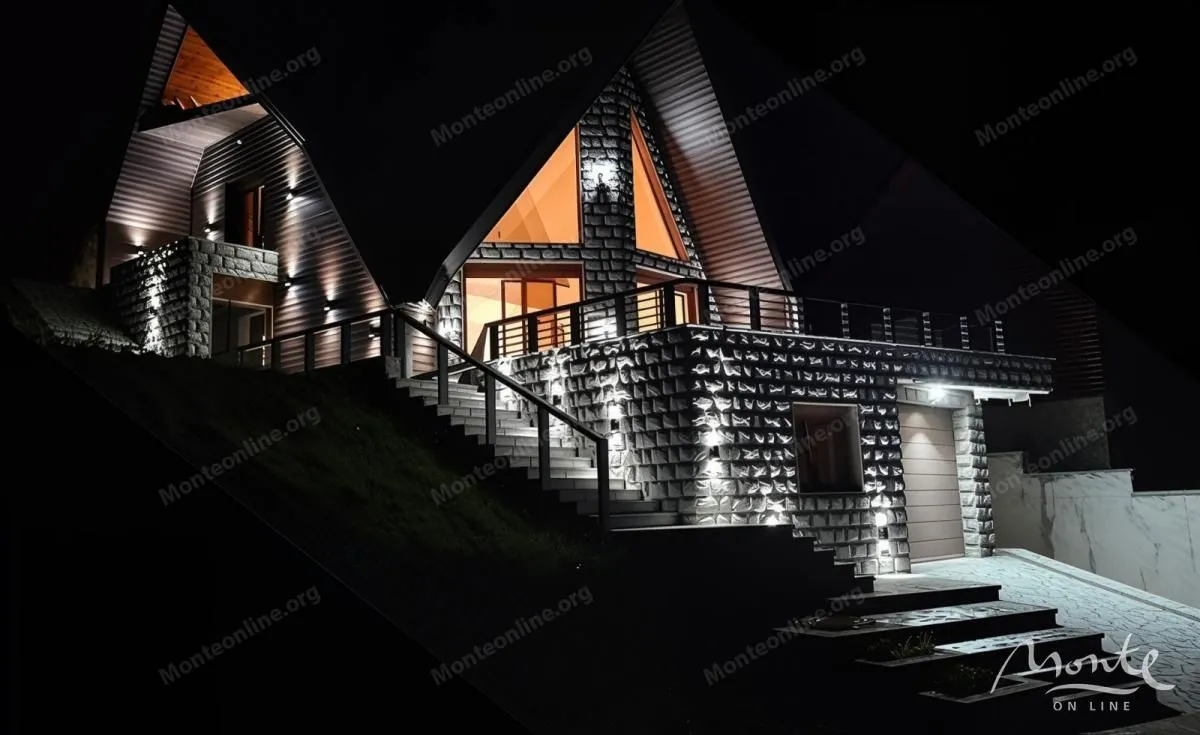 Prodaja, kuća, 160m², Žabljak, Crna Gora