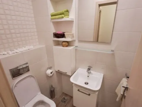 Prodaja, dvosoban stan, 72m², City Kvart, Podgorica - image 7