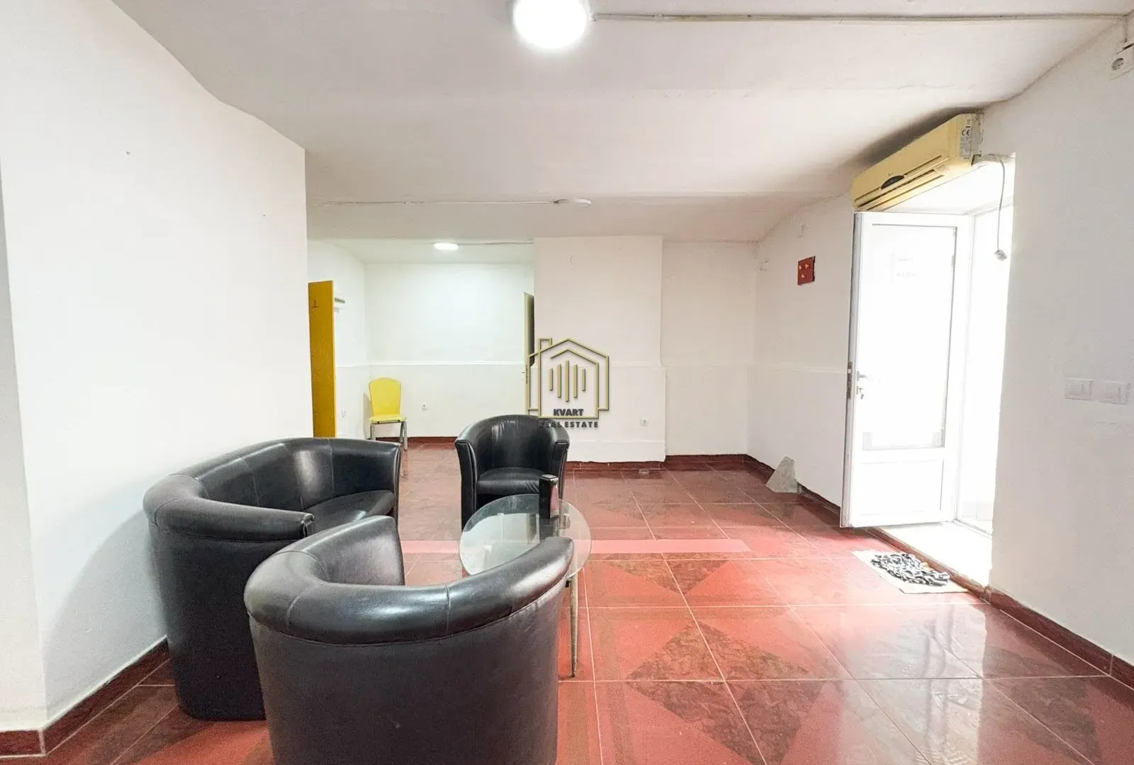 Izdavanje, poslovni prostor, 40m², Podgorica, Crna Gora