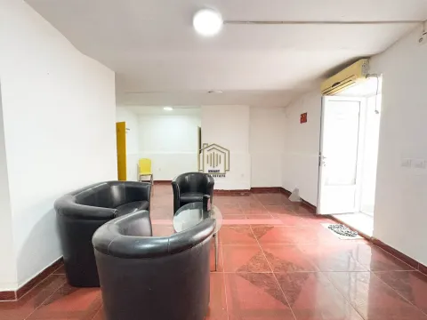 Izdavanje, poslovni prostor, 40m², Podgorica, Crna Gora