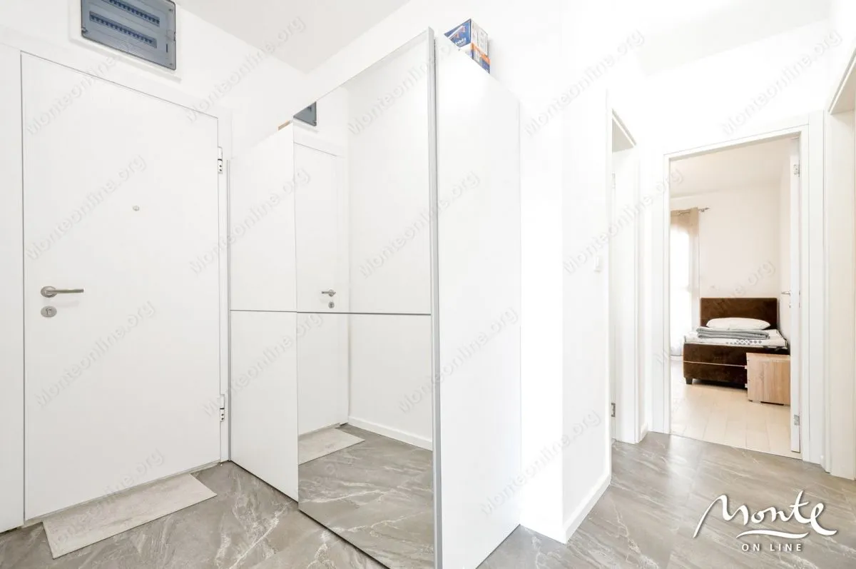 Prodaja, dvosoban stan, 69m², Tivat, Crna Gora
