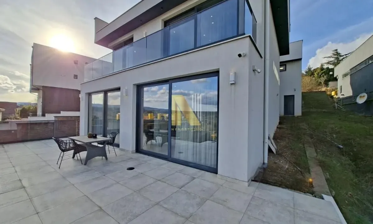 Sale, house, 230m², Tatarsko brdo, Petrovaradin